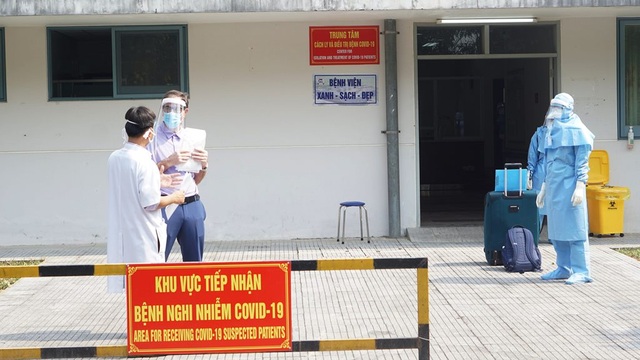 Cho ra viện bệnh nhân mắc Covid-19 thứ 2 tại Thừa Thiên Huế - 4 Cho ra viện bệnh nhân mắc Covid-19 thứ 2 tại Thừa Thiên Huế - 4