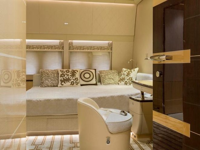 Khám phá nội thất xa xỉ bên trong chiếc máy bay tư nhân lớn nhất thế giới - 5 Khám phá nội thất xa xỉ bên trong chiếc máy bay tư nhân lớn nhất thế giới - 5