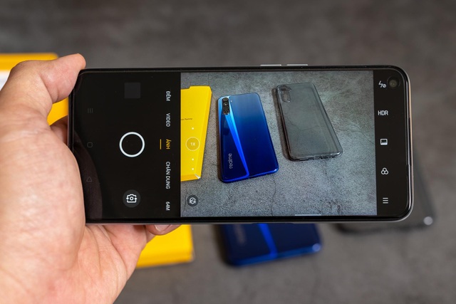 Đập hộp Realme 6 màn hình 90Hz giá từ 6 triệu đồng - 3 Đập hộp Realme 6 màn hình 90Hz giá từ 6 triệu đồng - 3