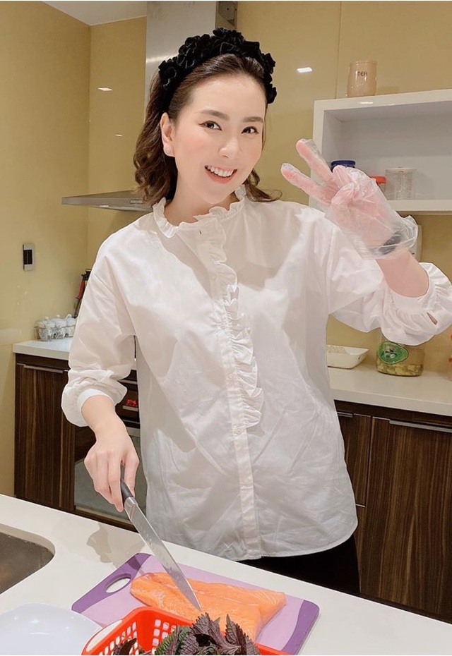 Thực hiện giãn cách xã hội, BTV Mai Ngọc VTV nhớ khán giả da diết - 3 Thực hiện giãn cách xã hội, BTV Mai Ngọc VTV nhớ khán giả da diết - 3