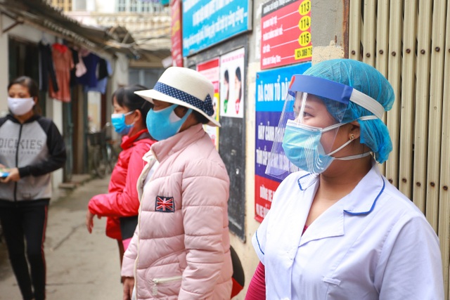 Người dân xóm chạy thận trong những ngày thực hiện cách ly toàn xã hội - 3 Người dân xóm chạy thận trong những ngày thực hiện cách ly toàn xã hội - 3