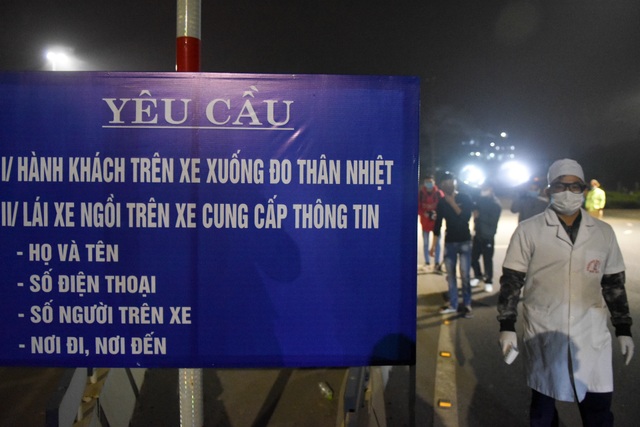 Trắng đêm đo thân nhiệt tại cửa ngõ Phú Thọ tiếp giáp Hà Nội - 3 Trắng đêm đo thân nhiệt tại cửa ngõ Phú Thọ tiếp giáp Hà Nội - 3