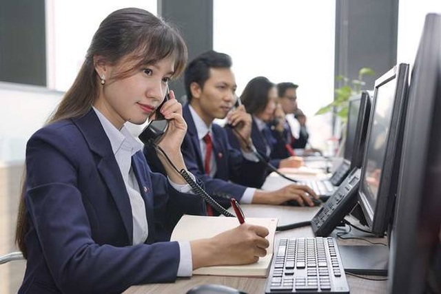 Chuyển sang thời chiến, lương thưởng đầy đủ, chia thêm tiền lãi - 1 Chuyển sang thời chiến, lương thưởng đầy đủ, chia thêm tiền lãi - 1