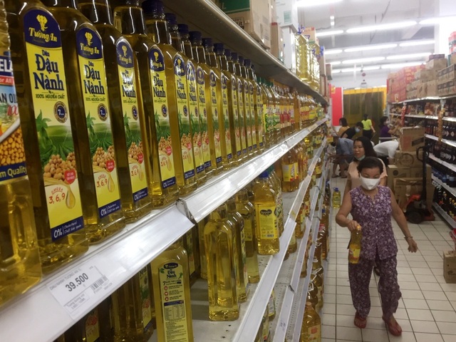 TPHCM: Chợ và siêu thị vắng người, chợ tạm phải “giải tán - 4 TPHCM: Chợ và siêu thị vắng người, chợ tạm phải “giải tán - 4
