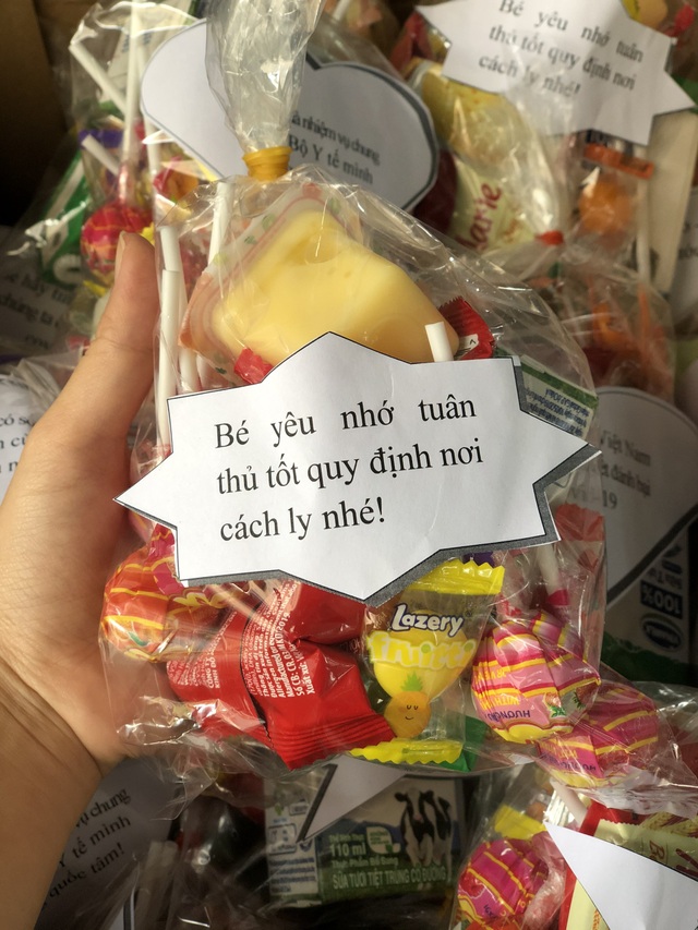 Tuổi trẻ Nghệ An “mổ lợn”, tặng 500 quả trứng cho khu cách ly tập trung - 8 Tuổi trẻ Nghệ An “mổ lợn”, tặng 500 quả trứng cho khu cách ly tập trung - 8