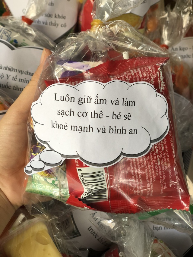 Tuổi trẻ Nghệ An “mổ lợn”, tặng 500 quả trứng cho khu cách ly tập trung - 7 Tuổi trẻ Nghệ An “mổ lợn”, tặng 500 quả trứng cho khu cách ly tập trung - 7