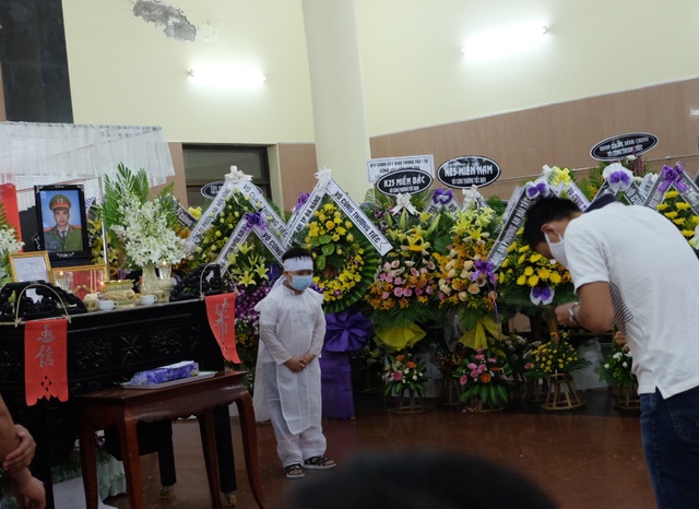 Tiếc thương hai chiến sĩ công an hy sinh khi truy bắt nhóm đua xe - 6 Tiếc thương hai chiến sĩ công an hy sinh khi truy bắt nhóm đua xe - 6