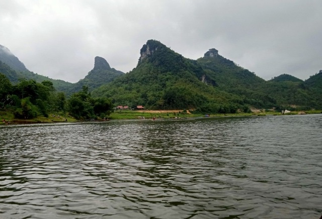 Vụ hàng tấn cá chết trên sông: Phát hiện nhiều cơ sở xả thải xuống sông - 3 Vụ hàng tấn cá chết trên sông: Phát hiện nhiều cơ sở xả thải xuống sông - 3