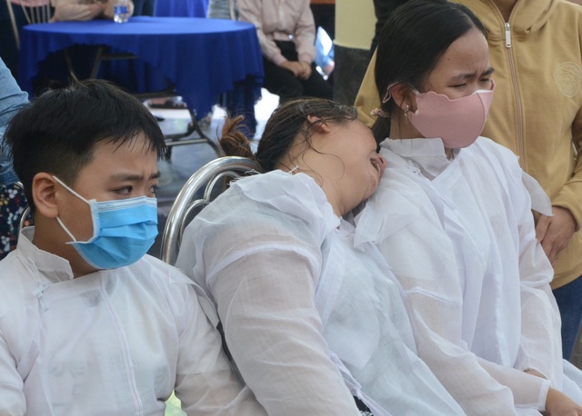 Tiếc thương hai chiến sĩ công an hy sinh khi truy bắt nhóm đua xe - 5 Tiếc thương hai chiến sĩ công an hy sinh khi truy bắt nhóm đua xe - 5