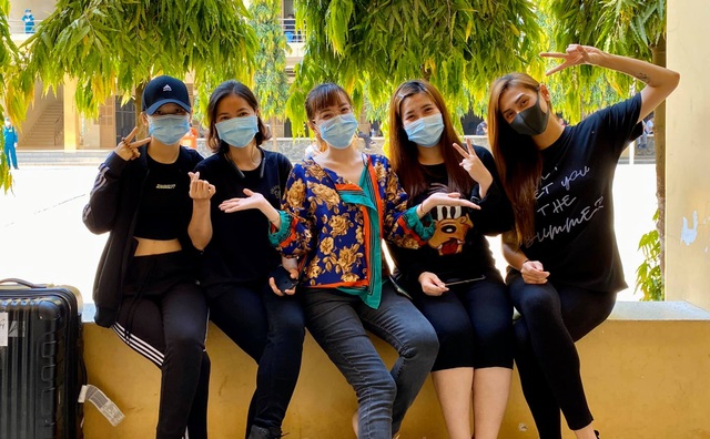 Võ Hoàng Yến hạnh phúc về nhà sau hơn 2 tuần bị cách ly - 2 Võ Hoàng Yến hạnh phúc về nhà sau hơn 2 tuần bị cách ly - 2