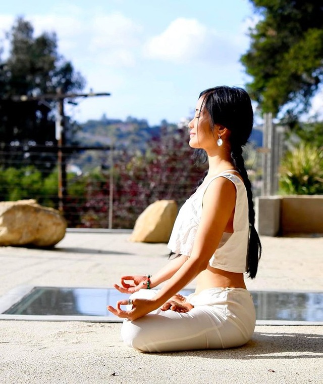 Sống tích cực mùa Covid- 19: Sao Việt tập gym, yoga, chăm sóc da tại nhà - 2 Sống tích cực mùa Covid- 19: Sao Việt tập gym, yoga, chăm sóc da tại nhà - 2