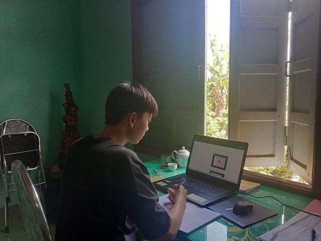 Sinh viên nộp bài tập, giảng viên chấm điểm trực tuyến - 2 Sinh viên nộp bài tập, giảng viên chấm điểm trực tuyến - 2