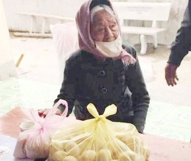 5 cụ già neo đơn gom tiền tiết kiệm ủng hộ phòng chống dịch Covid-19 - 8