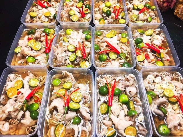 Dịch bệnh phải ở nhà, bà chị loanh quanh mỗi ngày thu 4 triệu đồng - 3 Dịch bệnh phải ở nhà, bà chị loanh quanh mỗi ngày thu 4 triệu đồng - 3