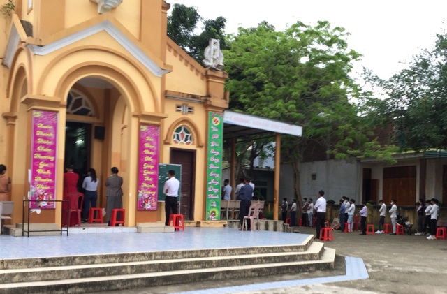 Bí thư Quảng Bình đề nghị xử nghiêm vụ hàng trăm giáo dân tập trung hành lễ - 2