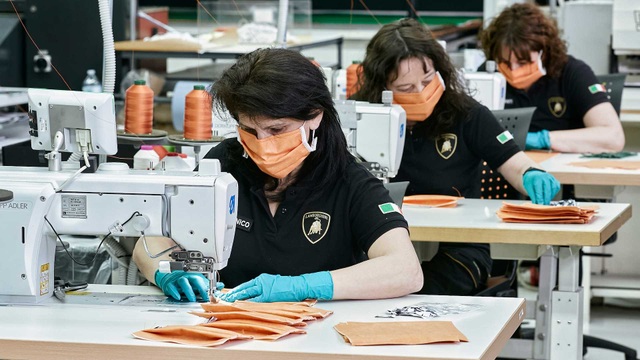 Hãng siêu xe Lamborghini “lấn sân”sản xuất khẩu trang, tấm chắn bảo hộ - 1 Hãng siêu xe Lamborghini “lấn sân”sản xuất khẩu trang, tấm chắn bảo hộ - 1