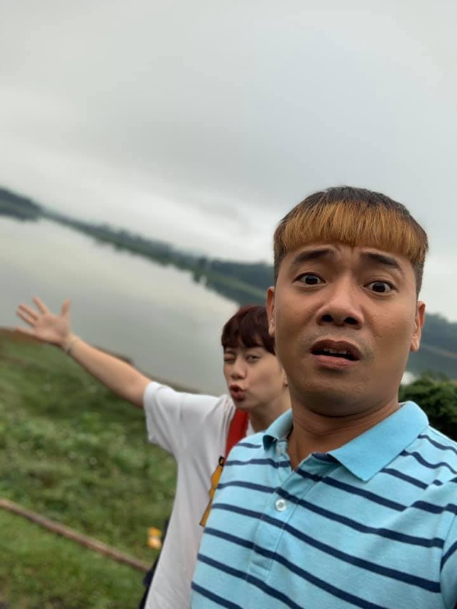 Chùm ảnh hậu trường “khó đỡ” của “Về nhà đi con” phiên bản Covid-19 - 18 Chùm ảnh hậu trường “khó đỡ” của “Về nhà đi con” phiên bản Covid-19 - 18