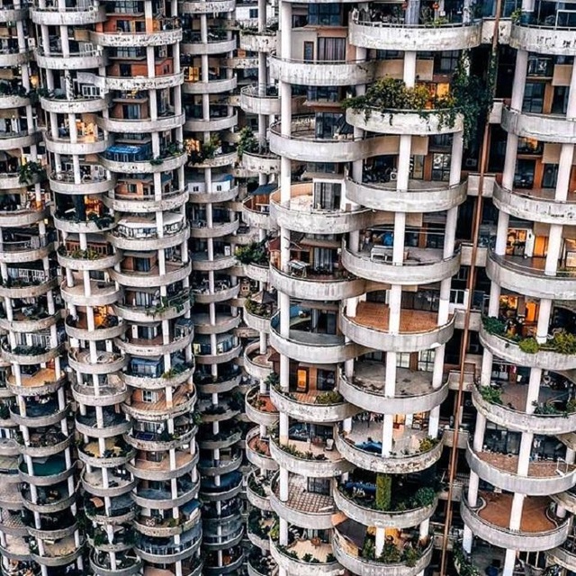 Tòa chung cư với kiến trúc “kỳ lạ”, càng nhìn càng “hút mắt” như mê cung - 2 Tòa chung cư với kiến trúc “kỳ lạ”, càng nhìn càng “hút mắt” như mê cung - 2
