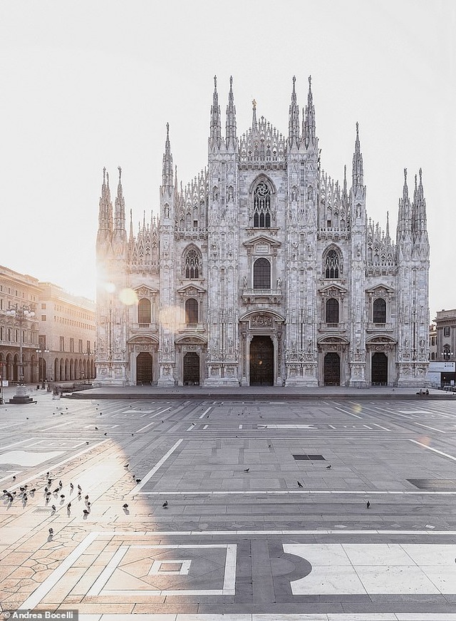 Danh ca Andrea Bocelli biểu diễn trực tuyến từ nhà thờ chính tòa Milan - Ảnh minh hoạ 2