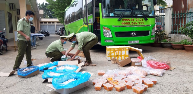 Dịch bệnh khan hiếm hàng, tài xế mua gần 2 tạ nội tạng bẩn để bán kiếm lời - 1 Dịch bệnh khan hiếm hàng, tài xế mua gần 2 tạ nội tạng bẩn để bán kiếm lời - 1