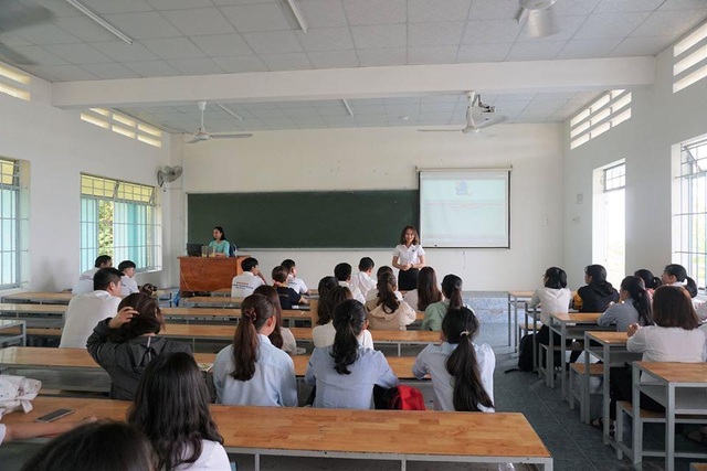 Dịch Covid-19 kéo dài, ĐH Nha Trang dạy trực tuyến cho hơn 13.000 sinh viên - 2 Dịch Covid-19 kéo dài, ĐH Nha Trang dạy trực tuyến cho hơn 13.000 sinh viên - 2