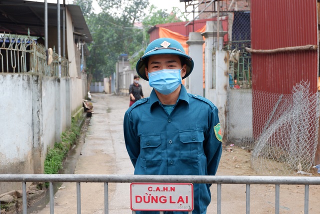 Mê Linh khẩn trương khoanh vùng F1, đến tận nhà dân thực hiện khai báo y tế - 2 Mê Linh khẩn trương khoanh vùng F1, đến tận nhà dân thực hiện khai báo y tế - 2