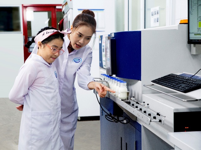 Không chất bảo quản, sữa Cô Gái Hà Lan giữ nguyên vị thuần khiết nhờ yếu tố này đây - 1 Không chất bảo quản, sữa Cô Gái Hà Lan giữ nguyên vị thuần khiết nhờ yếu tố này đây - 1