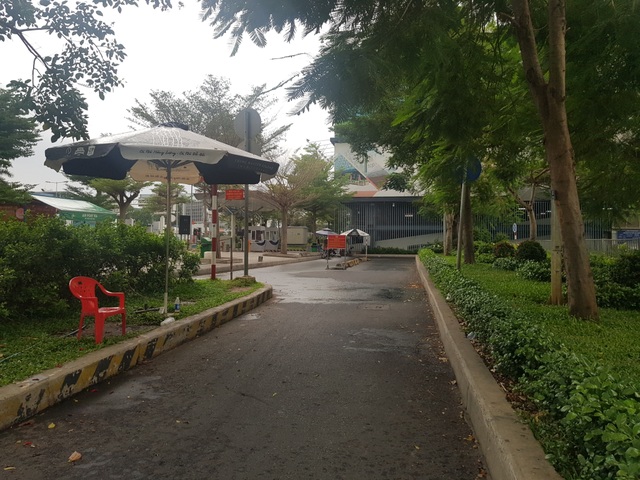 Sân bay Tân Sơn Nhất vắng lặng.jpg Sân bay Tân Sơn Nhất vắng lặng.jpg