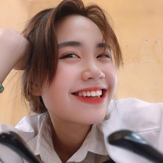 Nữ sinh ĐH Văn hóa gây chú ý vì giống hệt ca sĩ Hàn Quốc - 3 Nữ sinh ĐH Văn hóa gây chú ý vì giống hệt ca sĩ Hàn Quốc - 3
