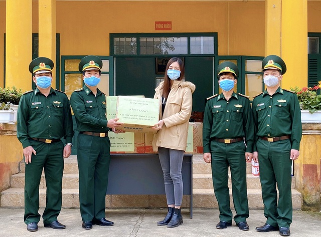 Lương Thùy Linh xúc động khi thấy chiến sĩ chống dịch “ăn lán, ngủ rừng” - 3 Lương Thùy Linh xúc động khi thấy chiến sĩ chống dịch “ăn lán, ngủ rừng” - 3