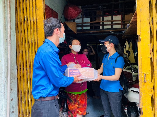 Yêu thương bừng sáng trong mùa dịch Covid-19 - 2 Yêu thương bừng sáng trong mùa dịch Covid-19 - 2