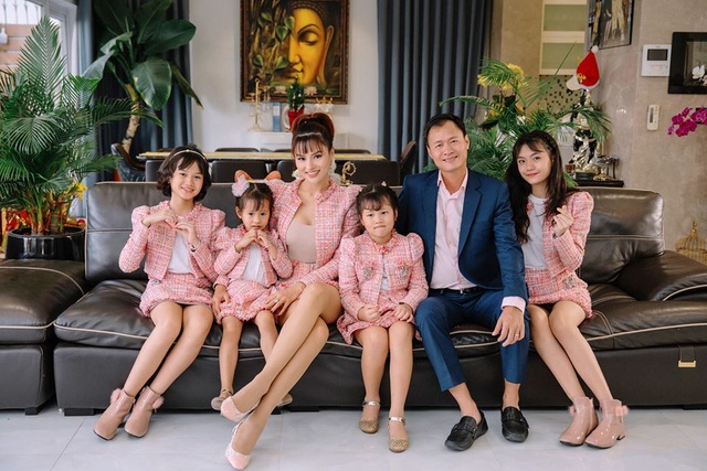 Biệt thự hoành tráng như khu nghỉ dưỡng cao cấp của gia đình Vũ Thu Phương - 1 Biệt thự hoành tráng như khu nghỉ dưỡng cao cấp của gia đình Vũ Thu Phương - 1