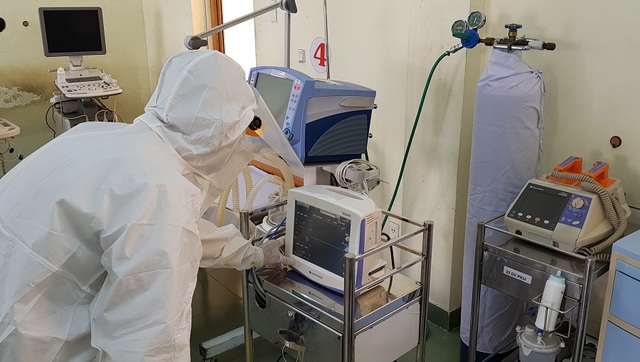 Dịch phế quản của phi công người Anh đã âm tính với virus gây bệnh Covid-19 - 2 Dịch phế quản của phi công người Anh đã âm tính với virus gây bệnh Covid-19 - 2