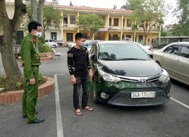 Khởi tố đối tượng cướp máy đo thân nhiệt của chốt phòng dịch - 1 Khởi tố đối tượng cướp máy đo thân nhiệt của chốt phòng dịch - 1