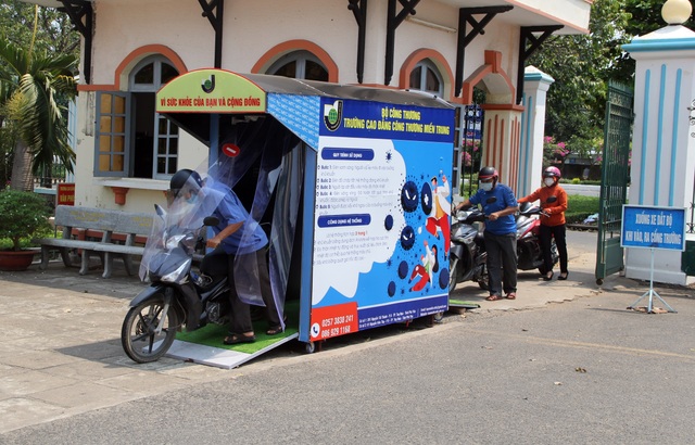 Thầy cô chế tạo buồng khử khuẩn để toàn trường sử dụng chống dịch Covid-19 - 8