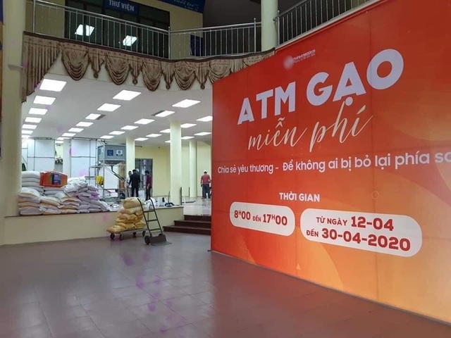Chủ “cây ATM gạo” đầu tiên ở Hà Nội mở thêm điểm phát gạo miễn phí - 2 Chủ “cây ATM gạo” đầu tiên ở Hà Nội mở thêm điểm phát gạo miễn phí - 2