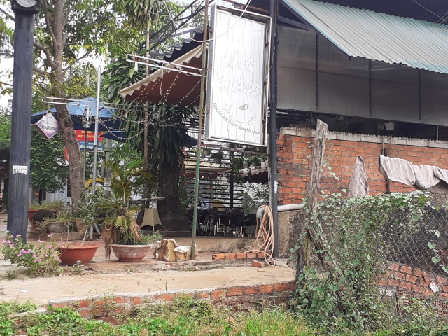Phạt 5 triệu chủ quán cà phê có chồng xé biên bản của công an - 1 Phạt 5 triệu chủ quán cà phê có chồng xé biên bản của công an - 1