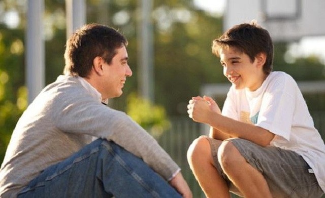 7 mẹo giúp cha mẹ giao tiếp hiệu quả với con tuổi teen - 1 7 mẹo giúp cha mẹ giao tiếp hiệu quả với con tuổi teen - 1