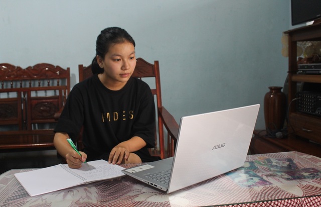 Con nghỉ học dài tránh dịch Covid-19, bố mẹ chọn giải pháp gia sư online - 2 Con nghỉ học dài tránh dịch Covid-19, bố mẹ chọn giải pháp gia sư online - 2