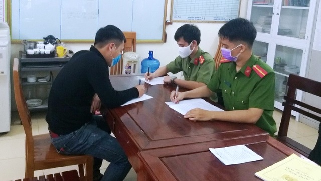 Đăng tin dịch Covid-19 “toang hẳn”, thanh niên bị phạt 10 triệu đồng - 1 Đăng tin dịch Covid-19 “toang hẳn”, thanh niên bị phạt 10 triệu đồng - 1
