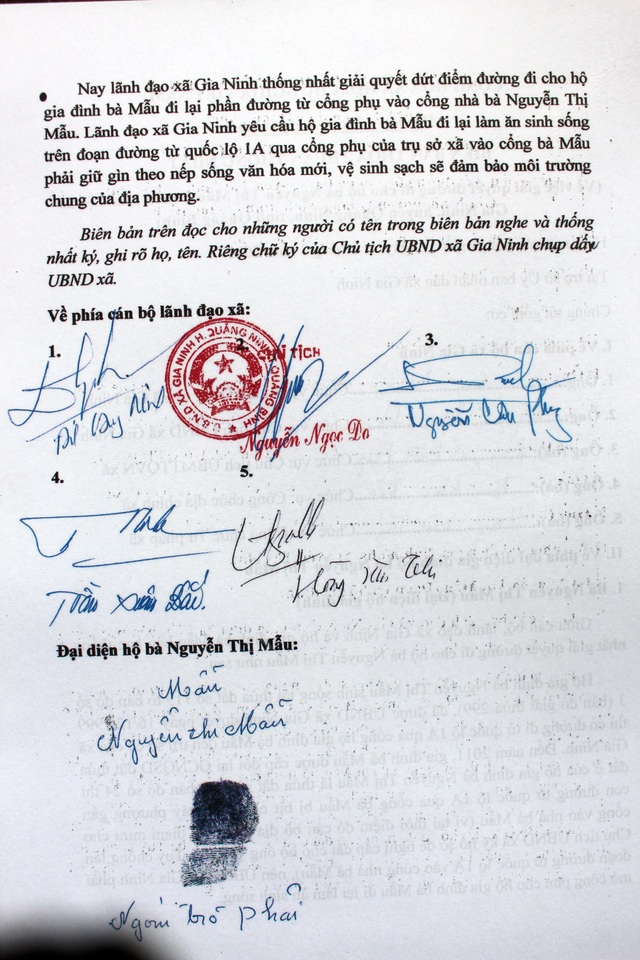Vụ người dân phải trèo cổng ủy ban xã để vào nhà: Xã thừa nhận sai sót! - 5 Vụ người dân phải trèo cổng ủy ban xã để vào nhà: Xã thừa nhận sai sót! - 5