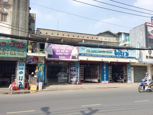 Ngày cuối cách ly, giới kinh doanh rục rịch dọn dẹp để mở cửa trở lại - 12 Ngày cuối cách ly, giới kinh doanh rục rịch dọn dẹp để mở cửa trở lại - 12