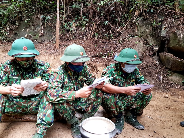 Bộ đội ngủ cùng vắt rừng, ăn cùng ruồi vàng trong thời dịch Covid-19 - 5 Bộ đội ngủ cùng vắt rừng, ăn cùng ruồi vàng trong thời dịch Covid-19 - 5