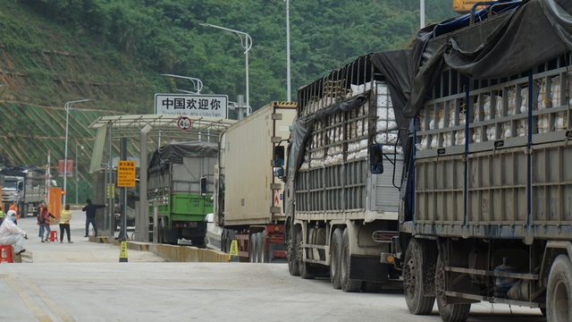Một chuyến xe thông quan cửa khẩu Lạng Sơn, tài xế được trả gần chục triệu - 5 Một chuyến xe thông quan cửa khẩu Lạng Sơn, tài xế được trả gần chục triệu - 5