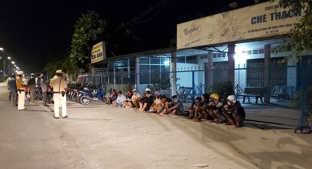 Áp chế tài nghiêm khắc nhất đối với hành vi tụ tập đua xe trái phép - 2 Áp chế tài nghiêm khắc nhất đối với hành vi tụ tập đua xe trái phép - 2