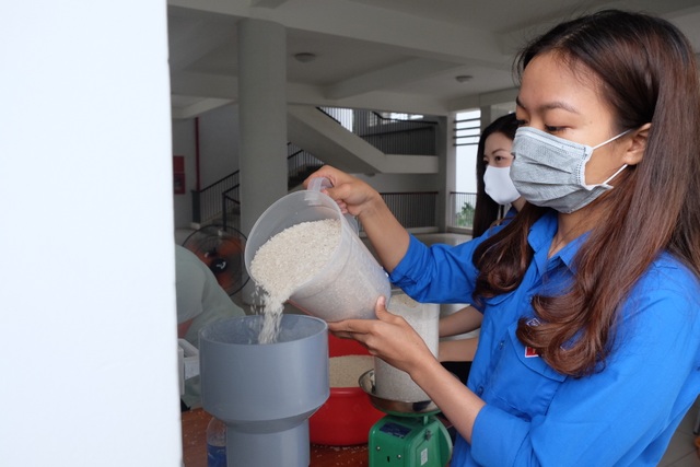“ATM gạo” nghĩa tình ở Trường CĐ Du lịch Đà Nẵng - 7 “ATM gạo” nghĩa tình ở Trường CĐ Du lịch Đà Nẵng - 7