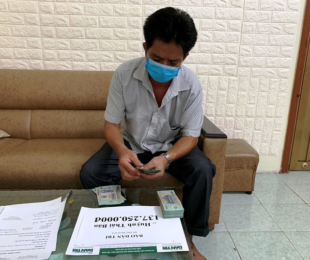 Trao gần 140 triệu đồng giúp đỡ chàng trai bị tai nạn thập tử nhất sinh - 2