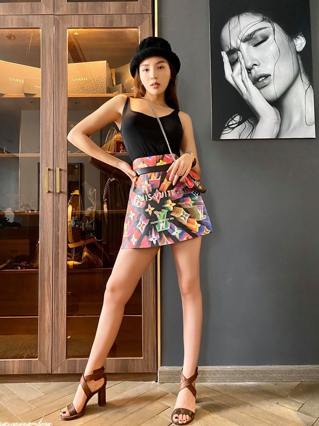 Kỳ Duyên, Minh Triệu, Lan Ngọc... cắt túi giấy làm váy cực kì gợi cảm - 1 Kỳ Duyên, Minh Triệu, Lan Ngọc... cắt túi giấy làm váy cực kì gợi cảm - 1