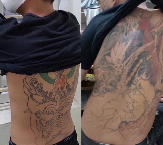 Hà Nội: Khống chế 2 thanh niên mang dao phóng lợn qua chốt kiểm dịch - 1 Hà Nội: Khống chế 2 thanh niên mang dao phóng lợn qua chốt kiểm dịch - 1