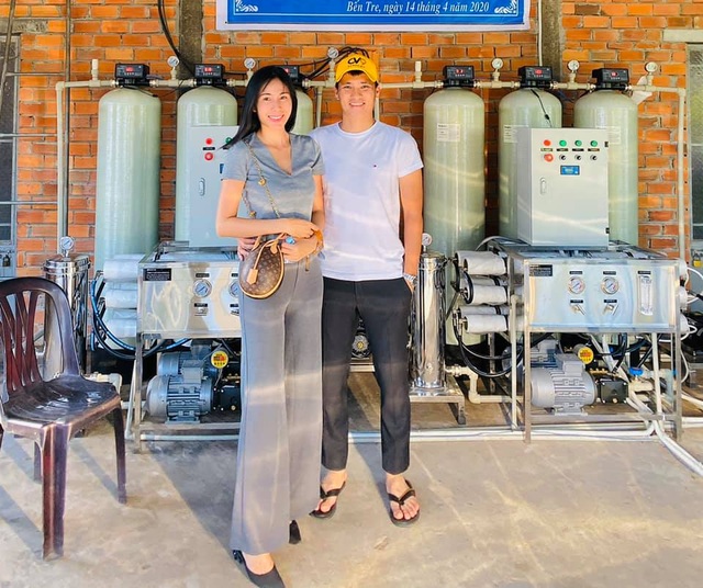Kỳ Duyên, Minh Triệu, Lan Ngọc... cắt túi giấy làm váy cực kì gợi cảm - 8 Kỳ Duyên, Minh Triệu, Lan Ngọc... cắt túi giấy làm váy cực kì gợi cảm - 8